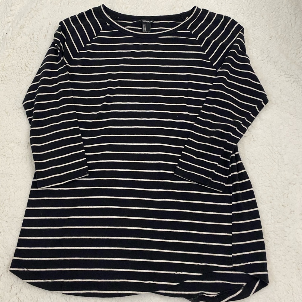 Cropped sleeve t shirt